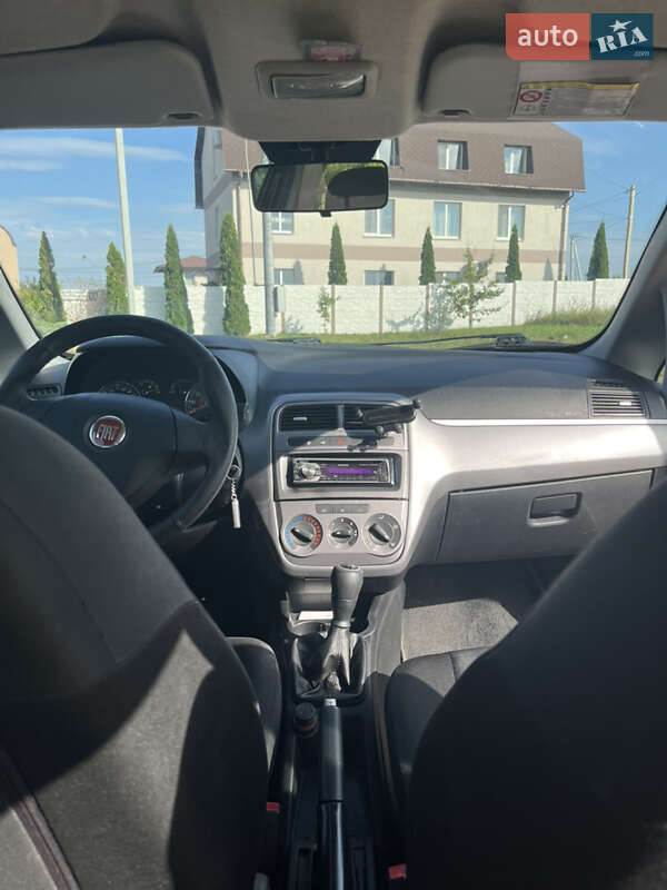 Хэтчбек Fiat Grande Punto 2012 в Киеве