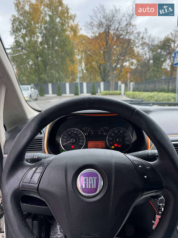 Хетчбек Fiat Grande Punto 2008 в Черкасах фото 6 Хетчбек Fiat Grande Punto 2008 в Черкасах