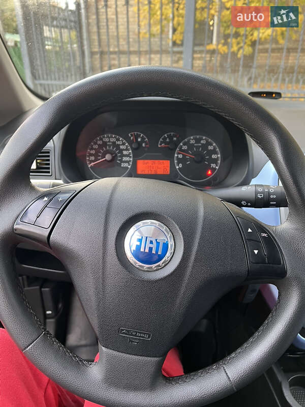 Хетчбек Fiat Grande Punto 2007 в Луцьку фото 16 Хетчбек Fiat Grande Punto 2007 в Луцьку