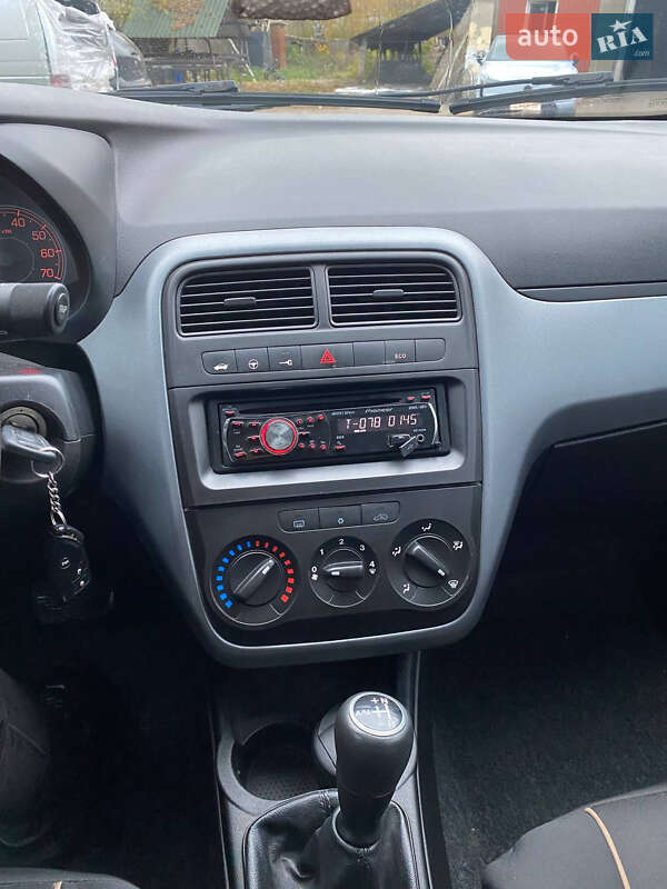 Хэтчбек Fiat Grande Punto 2010 в Березному фото 13 Хэтчбек Fiat Grande Punto 2010 в Березному