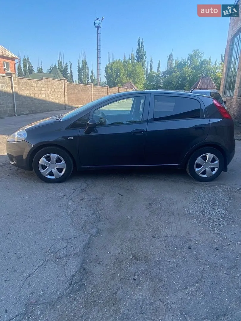 2010 Fiat Punto - мініатюра 3