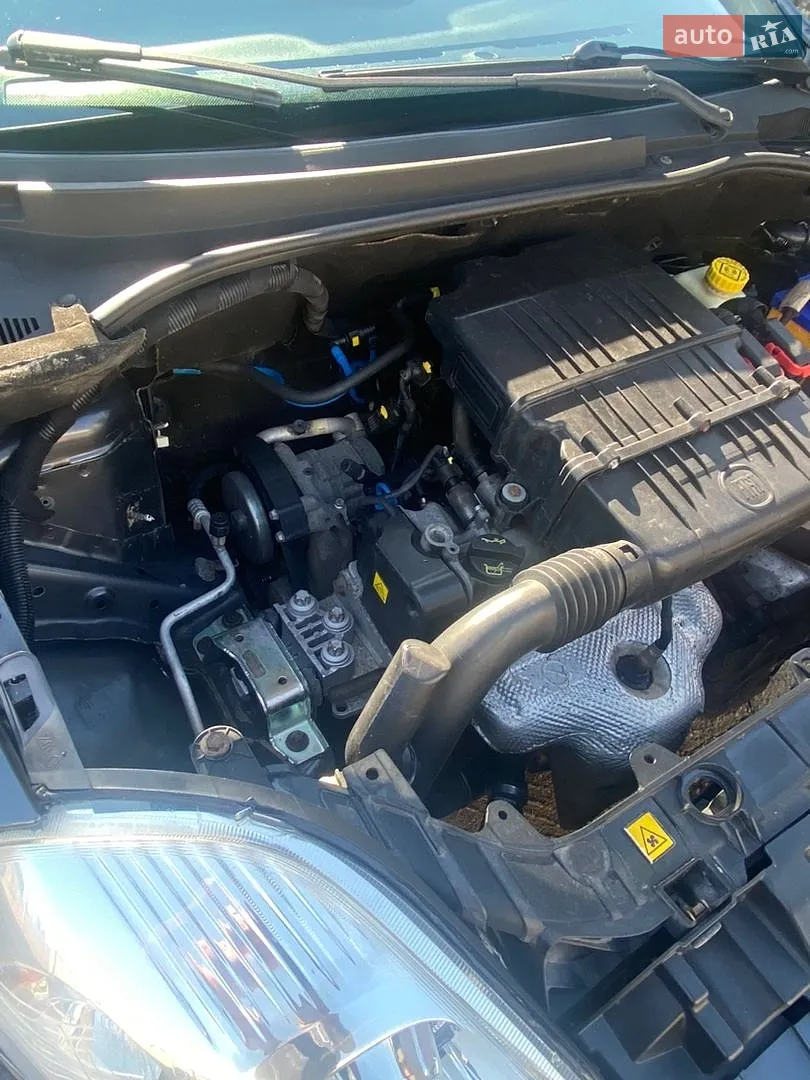 2010 Fiat Punto - мініатюра 13