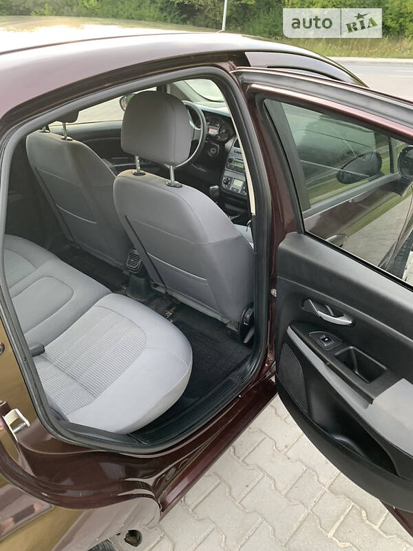 Седан Fiat Linea 2012 в Тернополе