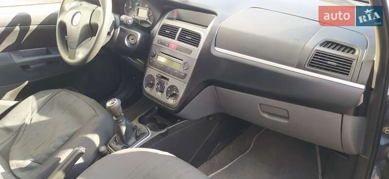 Седан Fiat Linea 2009 в Львове