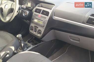 Седан Fiat Linea 2009 в 