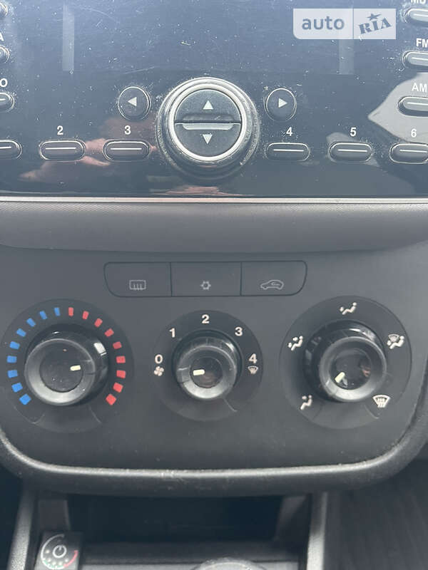 Седан Fiat Linea 2013 в Днепре