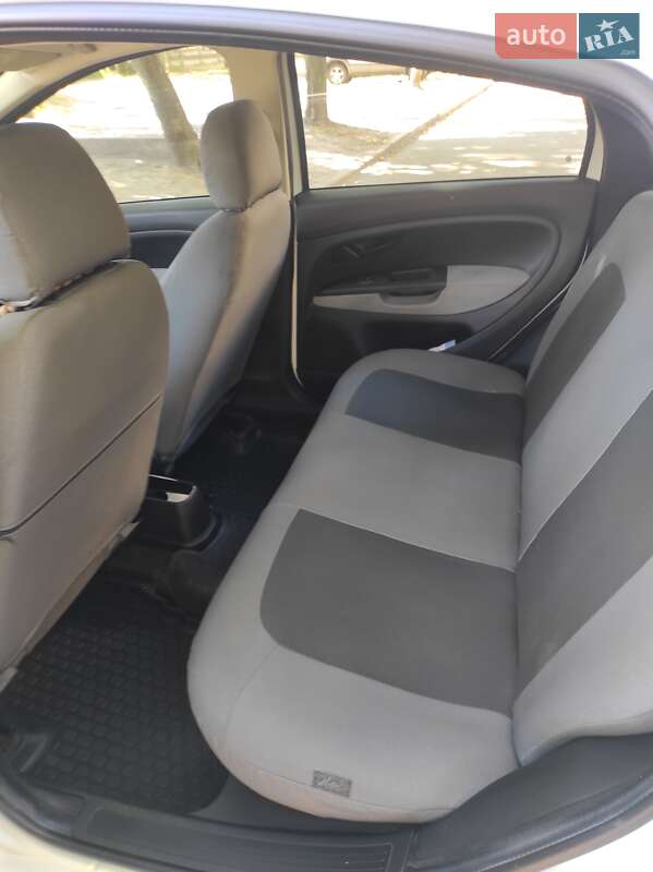 Седан Fiat Linea 2013 в Києві