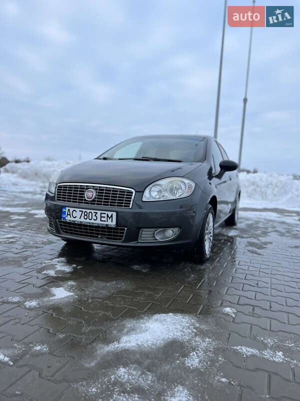 Седан Fiat Linea 2009 в Горохове
