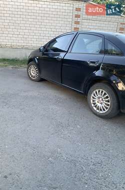 Седан Fiat Linea 2010 в 