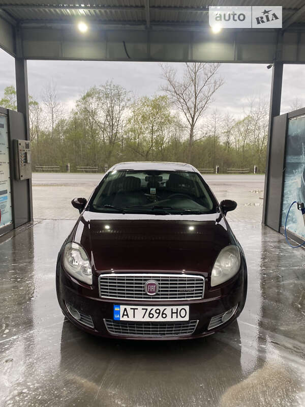Седан Fiat Linea 2012 в Ивано-Франковске