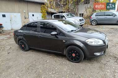 Седан Fiat Linea 2010 в Чернівцях