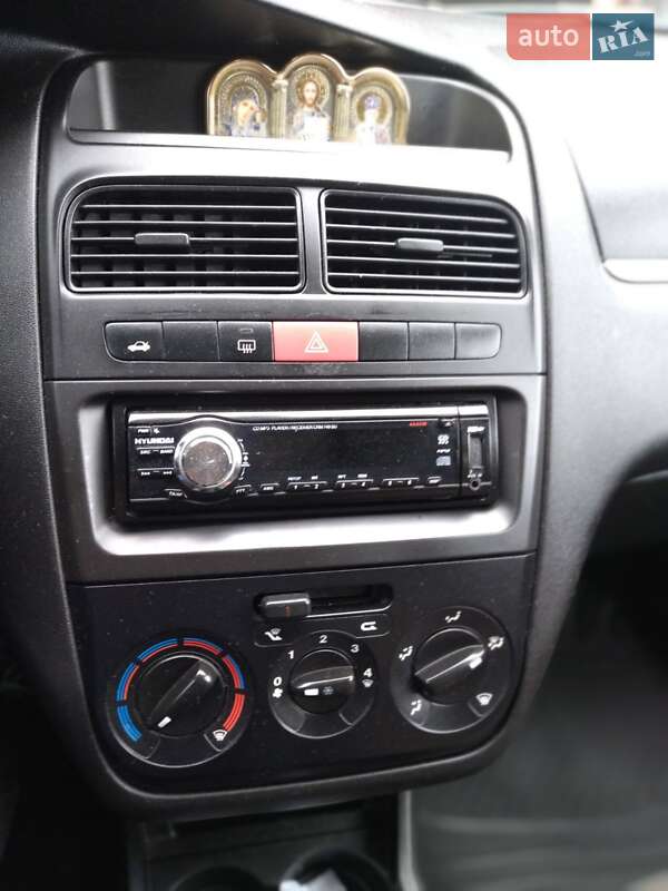 Седан Fiat Linea 2012 в Пирятине