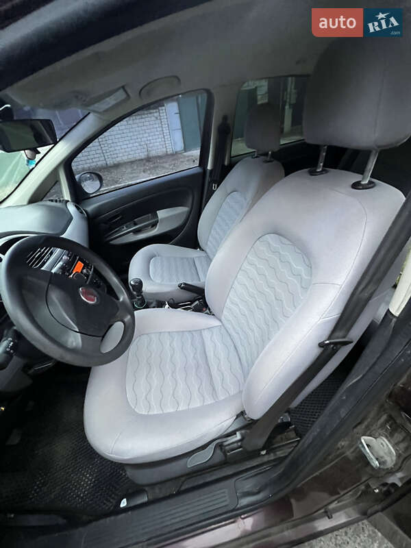 Седан Fiat Linea 2016 в Харькове