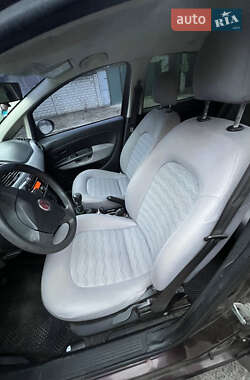 Седан Fiat Linea 2016 в 