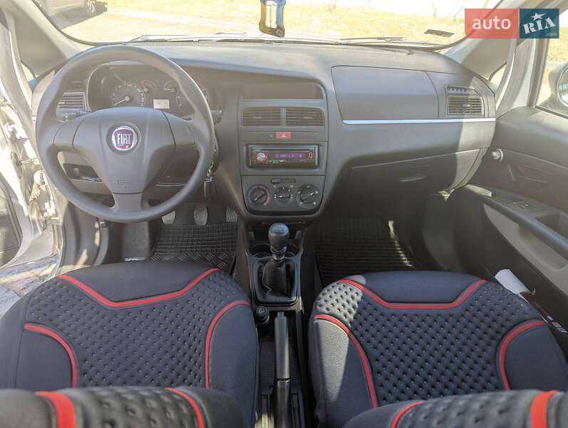 Седан Fiat Linea 2009 в Львове