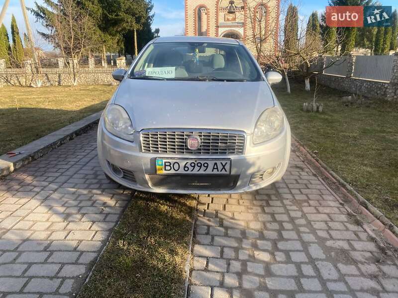 Седан Fiat Linea 2012 в 