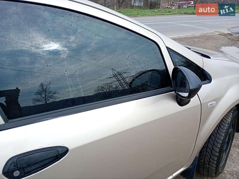 Седан Fiat Linea 2012 в Косове