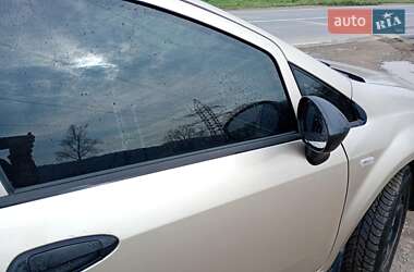 Седан Fiat Linea 2012 в 