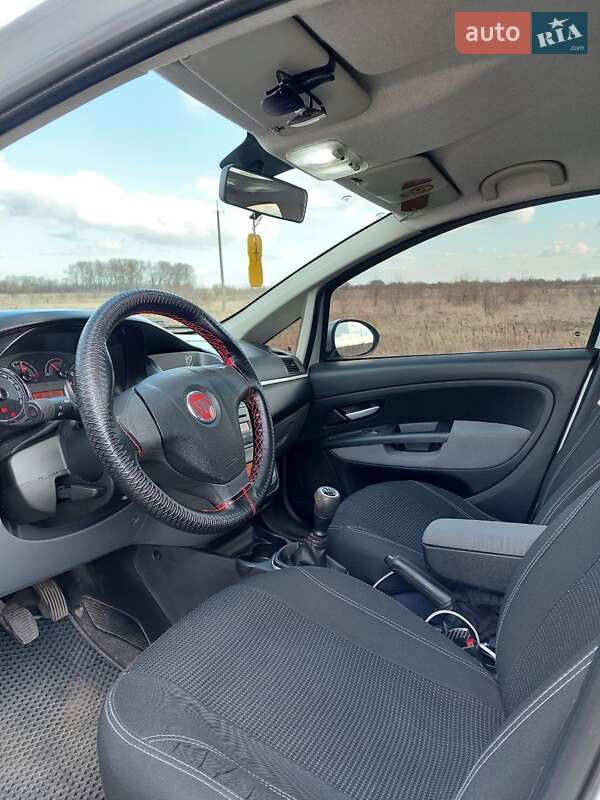 Седан Fiat Linea 2012 в Нежине фото 7 Седан Fiat Linea 2012 в Нежине