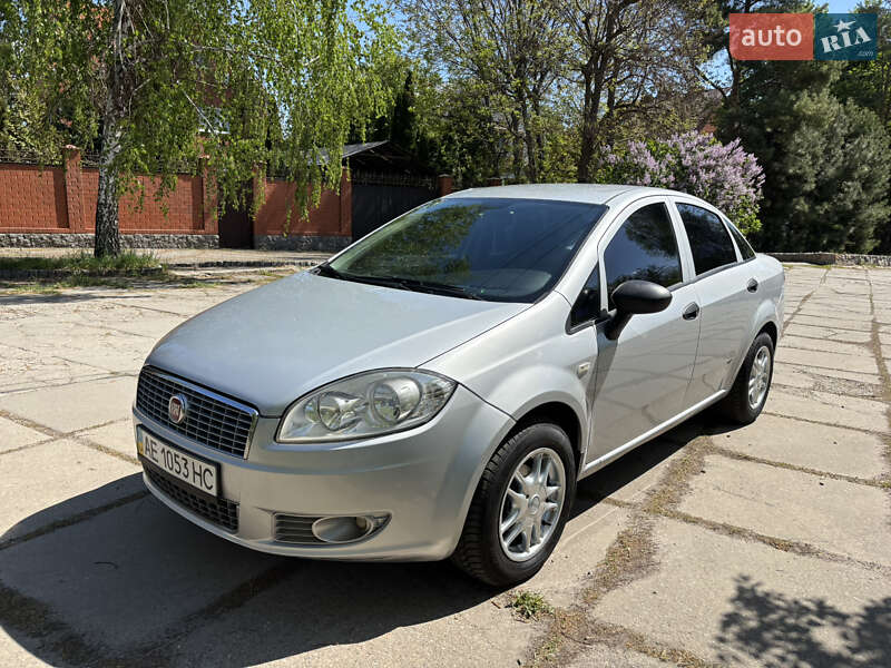 Седан Fiat Linea 2012 в 