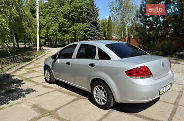 Седан Fiat Linea 2012 в 