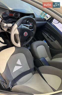 Седан Fiat Linea 2012 в 