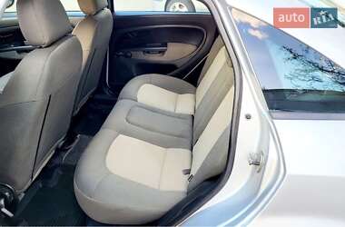 Седан Fiat Linea 2012 в 