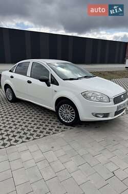 Седан Fiat Linea 2011 в 