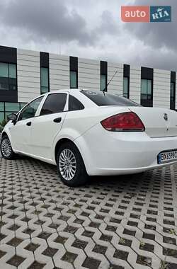 Седан Fiat Linea 2011 в 