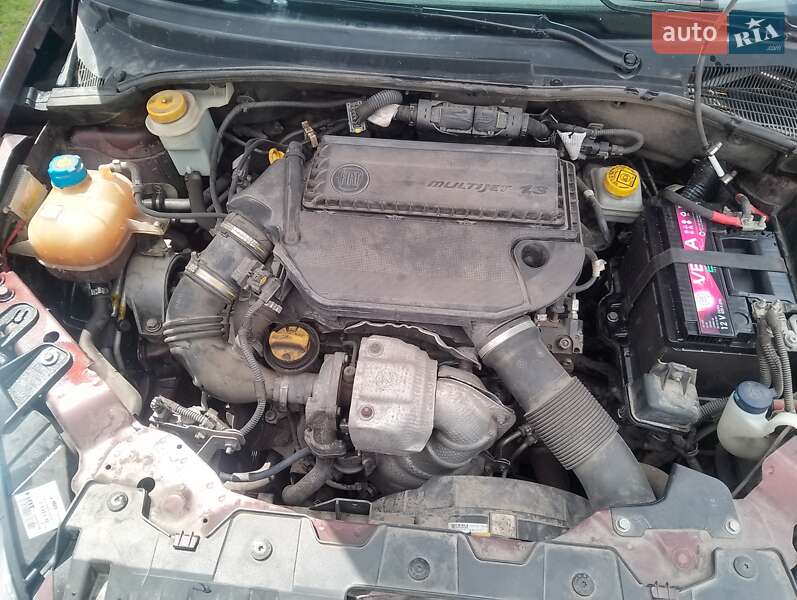 Седан Fiat Linea 2013 в Золочеве
