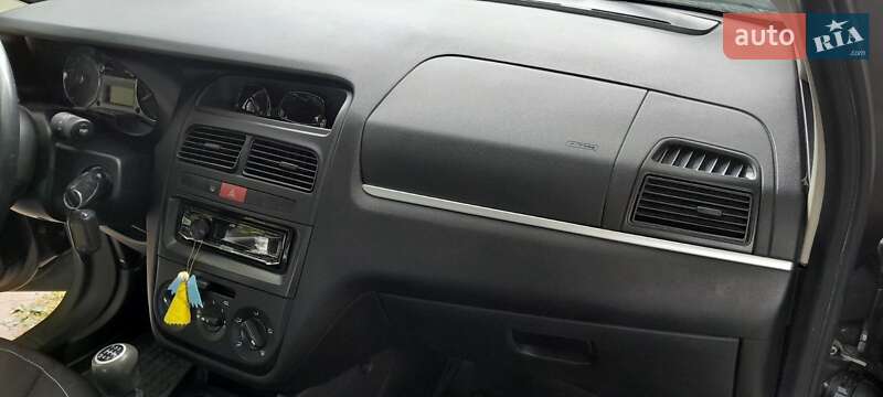 Седан Fiat Linea 2012 в Киеве