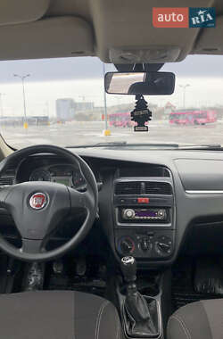Седан Fiat Linea 2012 в 
