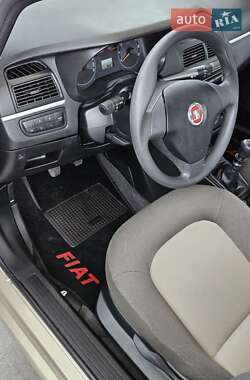 Седан Fiat Linea 2010 в 