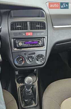 Седан Fiat Linea 2010 в 