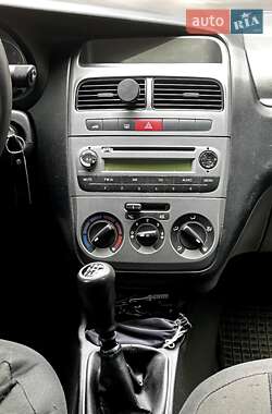 Седан Fiat Linea 2009 в 