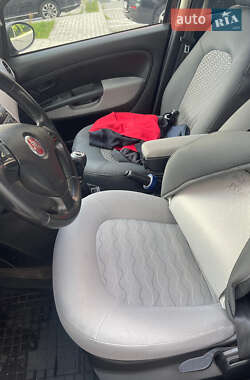Седан Fiat Linea 2012 в 