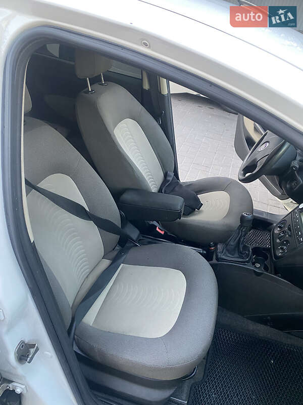Седан Fiat Linea 2007 в Киеве