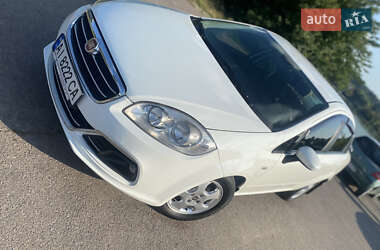 Седан Fiat Linea 2015 в 