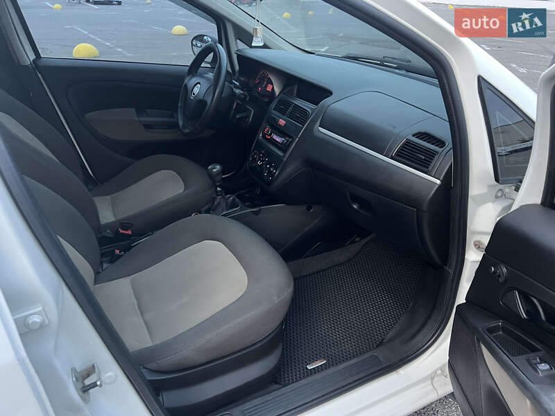 Седан Fiat Linea 2009 в Києві