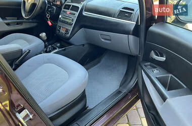 Седан Fiat Linea 2012 в 