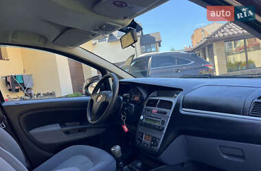Седан Fiat Linea 2012 в 