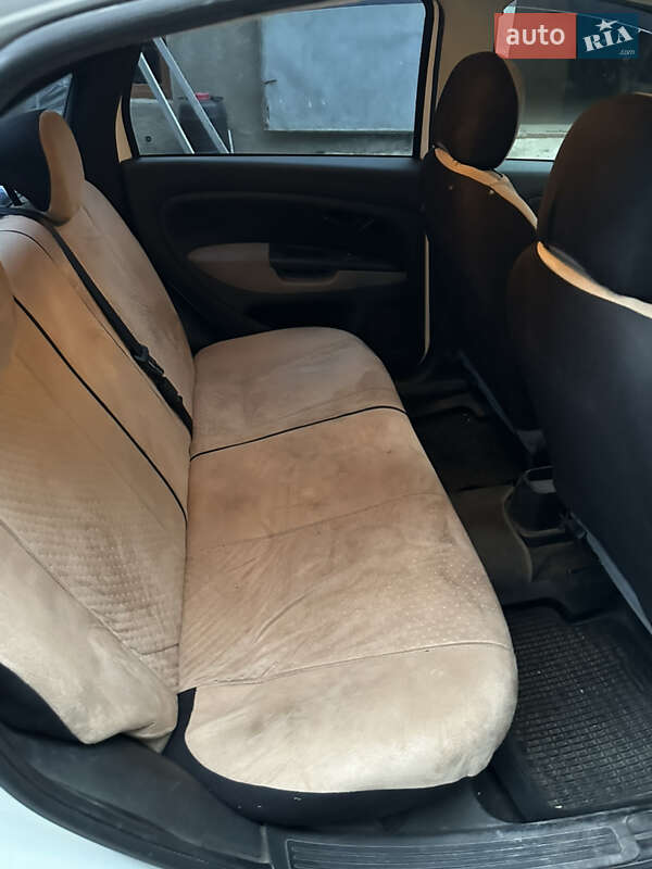 Седан Fiat Linea 2013 в Львове фото 5 Седан Fiat Linea 2013 в Львове