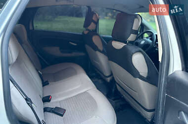 Седан Fiat Linea 2013 в 