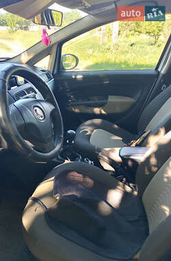 Седан Fiat Linea 2010 в 