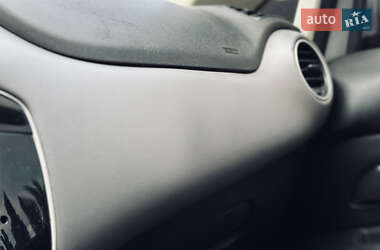 Седан Fiat Linea 2015 в 