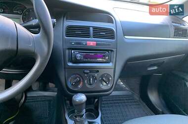 Седан Fiat Linea 2012 в 