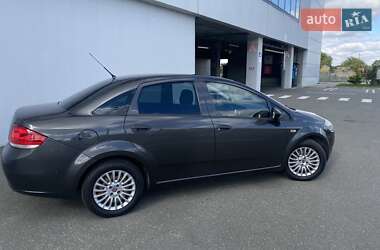 Седан Fiat Linea 2010 в 