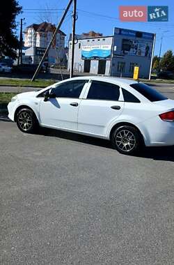 Седан Fiat Linea 2012 в 