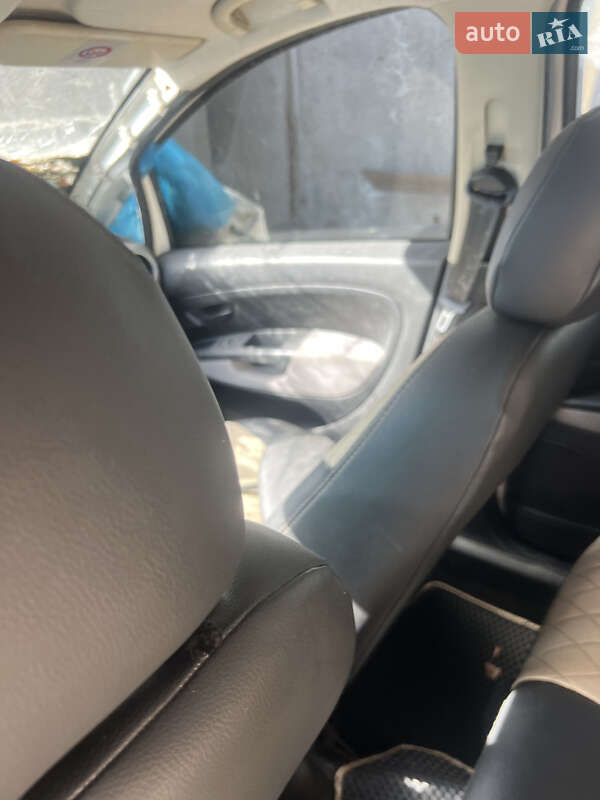 Седан Fiat Linea 2013 в Чернигове