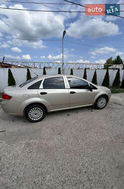 Седан Fiat Linea 2012 в 